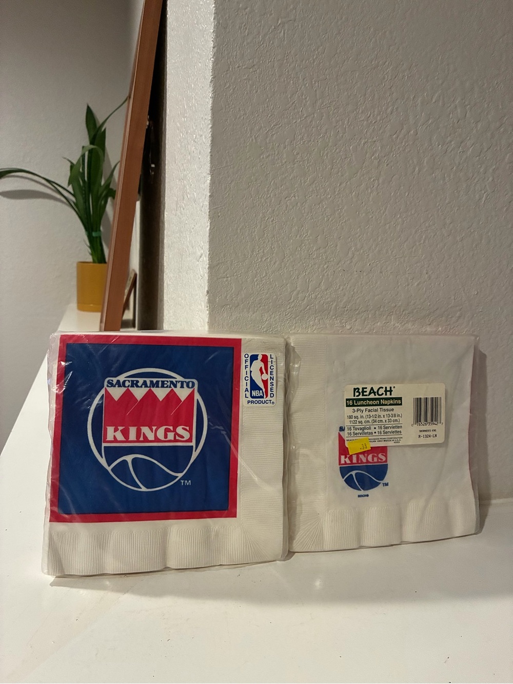 Sacramento Kings NBA Paper Napkins - pack of 2 Vintage Deadstock